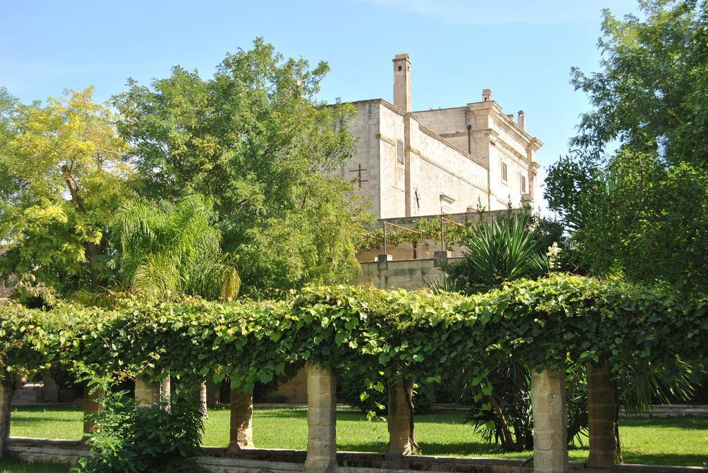 Castello Di Casamassella Bed and Breakfast Exterior foto