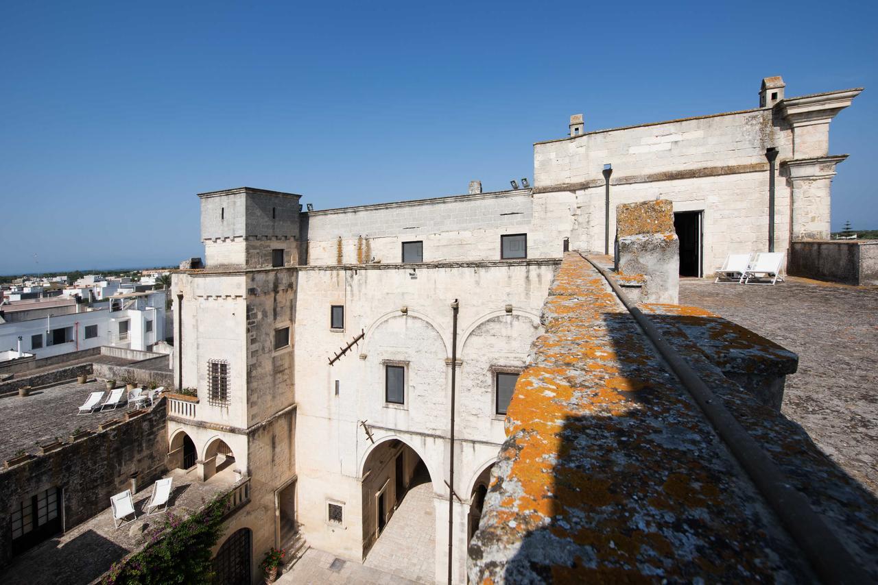 Castello Di Casamassella Bed and Breakfast Habitación foto